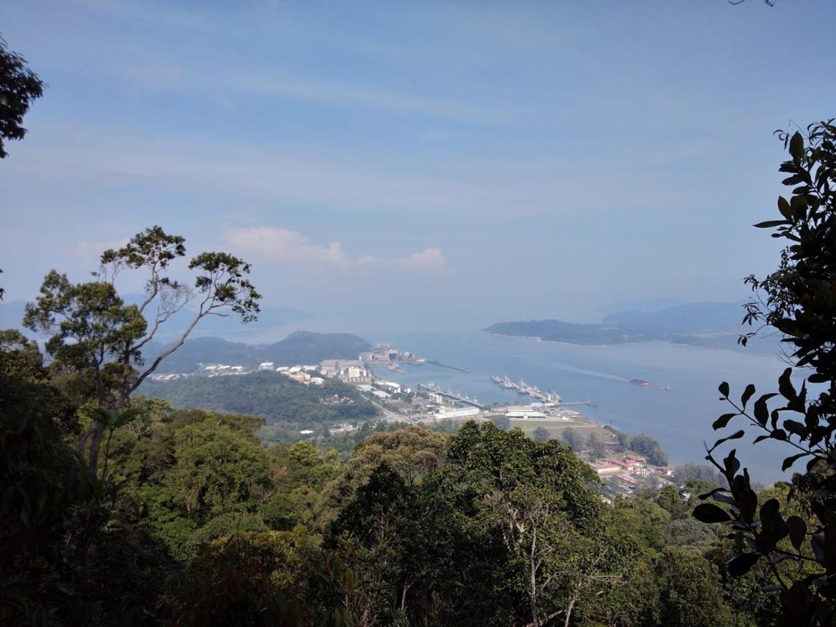 World Kids Fantasy Hotel Lumut Exterior photo